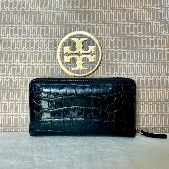 Tory Burch Britten Embossed zip continental wallet - Picture 3 of 8
